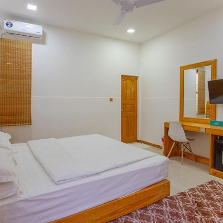 Alaika Maafushi Hotel Bagian luar foto