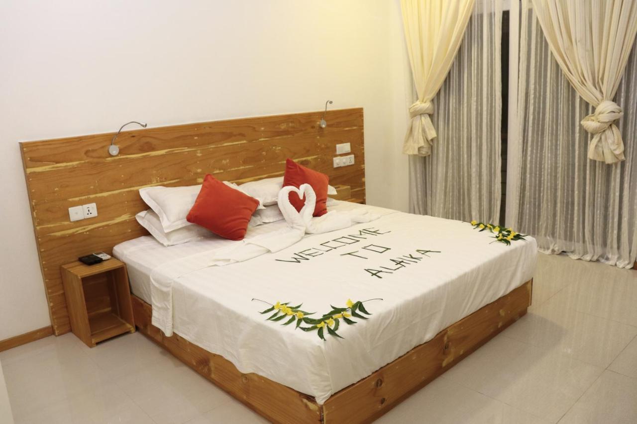 Alaika Maafushi Hotel Bagian luar foto