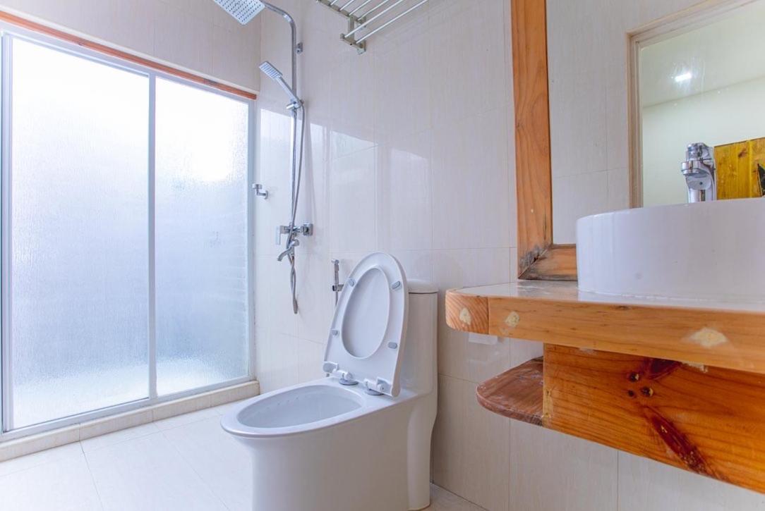 Alaika Maafushi Hotel Bagian luar foto