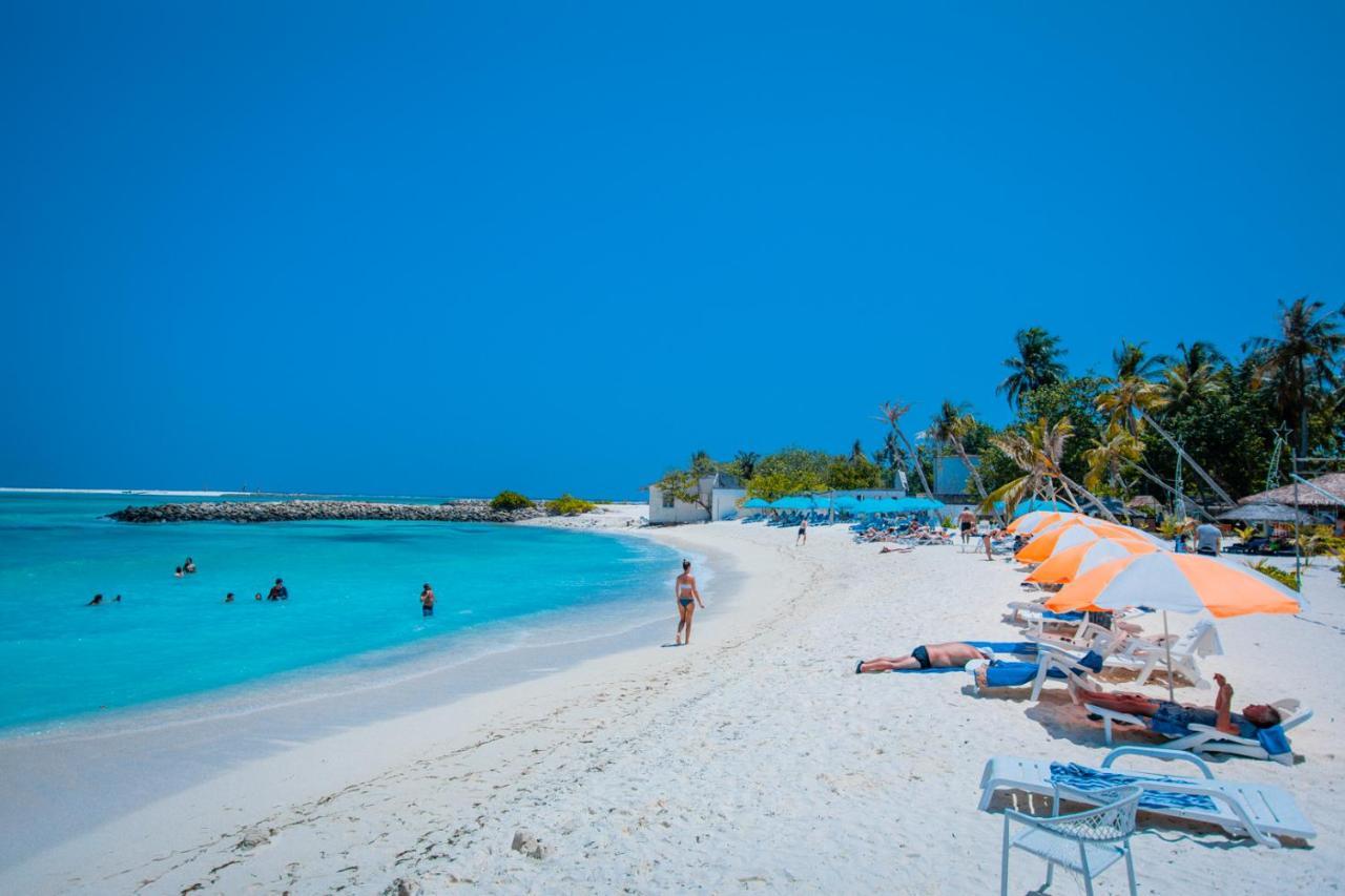 Alaika Maafushi Hotel Bagian luar foto