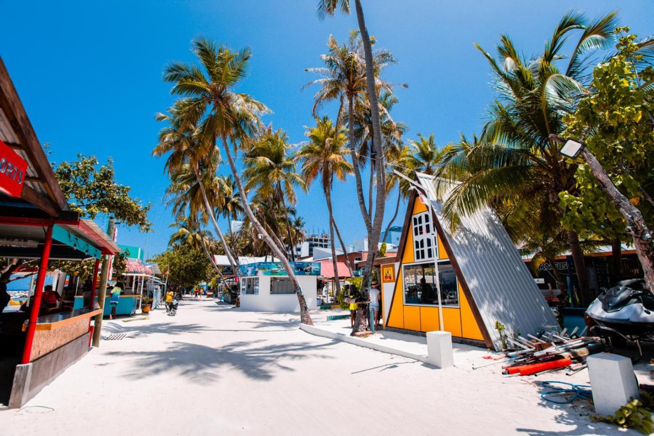 Alaika Maafushi Hotel Bagian luar foto